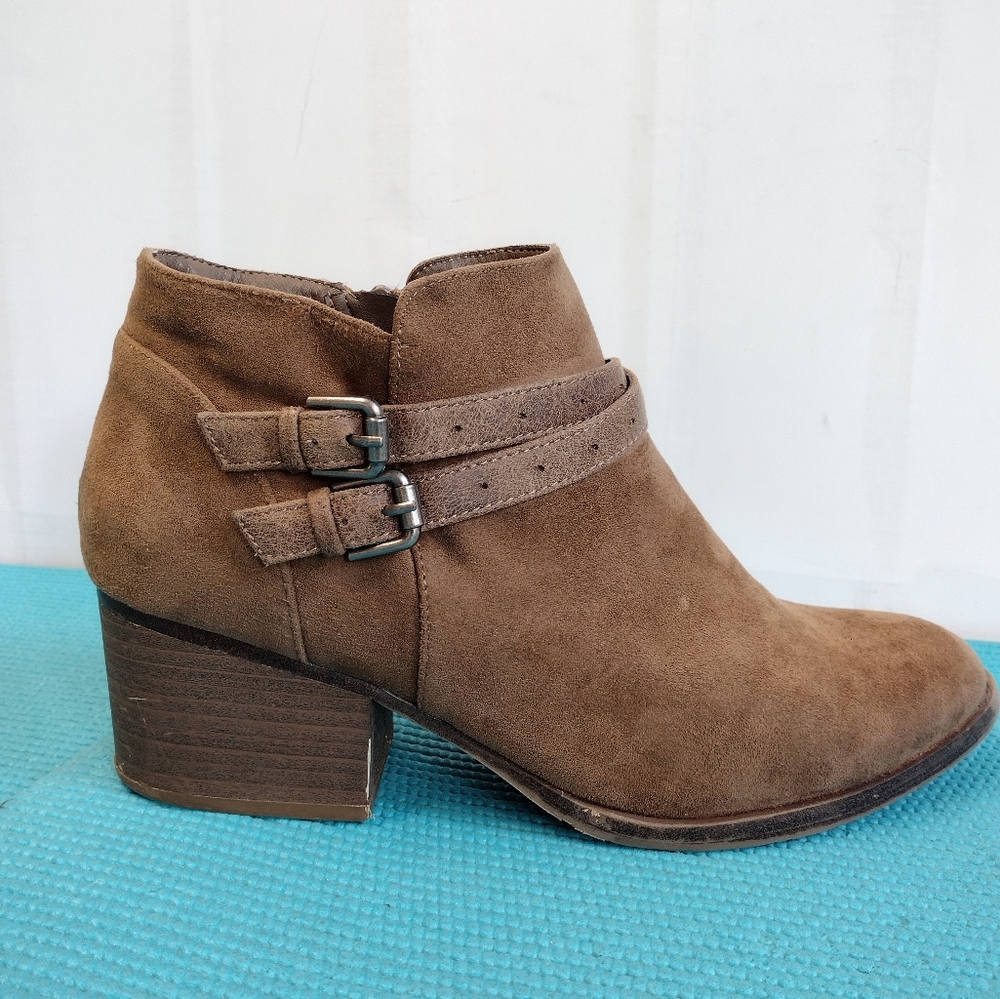 Sonoma Womens Bootie Suede Leather Ankle Boots Block Heels - Taupe - Size 10M